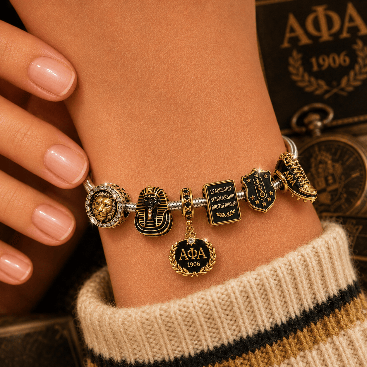 APA Sliver Charm Bracelet Set NHVH